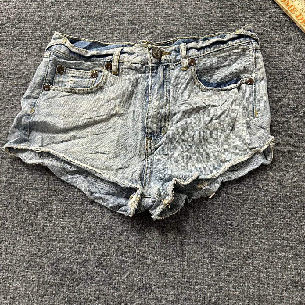Free People Shorts Womens Size 25 Blue Denim Distressed Raw Hem Cotton Festival